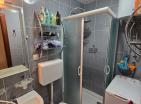 Möbliertes Apartment mit 2 Schlafzimmern, 75 m2, Meerblick, in der Nähe des Meeres