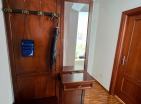 Möbliertes Apartment mit 2 Schlafzimmern, 75 m2, Meerblick, in der Nähe des Meeres