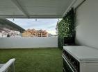 Charmante Budva 55 m2 Wohnung mit Terrasse und einem Schlafzimmer im 3. Stock