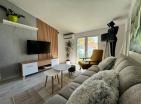 Charmante Budva 55 m2 Wohnung mit Terrasse und einem Schlafzimmer im 3. Stock