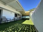 Charmante Budva 55 m2 Wohnung mit Terrasse und einem Schlafzimmer im 3. Stock