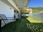 Charmante Budva 55 m2 Wohnung mit Terrasse und einem Schlafzimmer im 3. Stock
