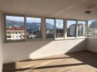 Renovierte Panorama-Wohnung von 87 m2 in Budva, nur wenige Schritte vom Meer entfernt