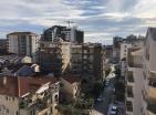 Renovierte Panorama-Wohnung von 87 m2 in Budva, nur wenige Schritte vom Meer entfernt