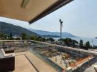 Luxuriöse Budva-Wohnung in der Residenz Tre Kanne, möbliert auf der 4-Etage