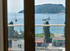 Luxuriöse Budva-Wohnung in der Residenz Tre Kanne, möbliert auf der 4-Etage