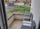 Geräumige neue moderne 61 m1 Wohnung in Dobra Voda mit Pool 900 m vom Meer entfernt