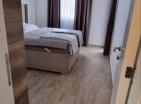 Geräumige neue moderne 61 m1 Wohnung in Dobra Voda mit Pool 900 m vom Meer entfernt