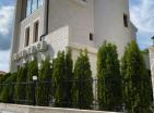 Mini-Hotel in Herceg Novi zum Verkauf mit Garten und Schwimmbad