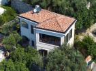 Atemberaubende Meerblick 103 m2 Villa in Budva mit mediterranem Charme zu verkaufen