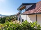 Luxuriöses sonniges 220 m2 großes Haus in Tivat mit privatem Parkplatz und Garten