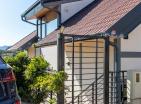 Luxuriöses sonniges 220 m2 großes Haus in Tivat mit privatem Parkplatz und Garten