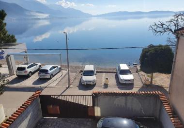 Luxuriöses 175 m2 großes Haus aus Stein am Meer in Bijela, Herceg Novi mit privatem Meereingang
