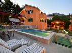 Atemberaubende 266 m2 Villa in Herceg Novi mit Pool und Meerblick zu verkaufen