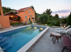 Atemberaubende 266 m2 Villa in Herceg Novi mit Pool und Meerblick zu verkaufen
