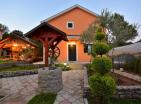 Atemberaubende 266 m2 Villa in Herceg Novi mit Pool und Meerblick zu verkaufen