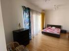Atemberaubender Meerblick 107 m2 Wohnung in Budva mit zwei Schlafzimmern