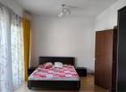 Atemberaubender Meerblick 107 m2 Wohnung in Budva mit zwei Schlafzimmern