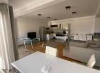 Atemberaubender Meerblick 107 m2 Wohnung in Budva mit zwei Schlafzimmern
