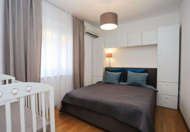 Luxuriöse 68 m2 große Wohnung in Bečići zum Verkauf mit zwei Schlafzimmern