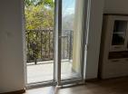 Moderne 71 m2 große möblierte Wohnung in Bečići mit 2 Balkonen