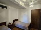 Schicke 47 m2 große Wohnung mit einem Schlafzimmer, nur wenige Schritte vom Strand von Becici entfernt