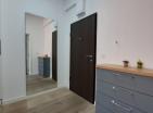 Wohnen am Meer: 51 m2 schicke 2-Zimmer-Wohnung in Bečići neben dem Strand