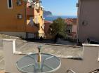 Renovierte und legalisierte 50 m2 Wohnung in Petrovac mit Meerblick zu einem günstigen Preis