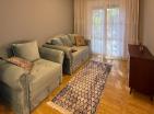 Renovierte und legalisierte 50 m2 Wohnung in Petrovac mit Meerblick zu einem günstigen Preis
