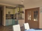 Atemberaubende 82 m2 große Wohnung mit Meerblick in Petrovac mit 2 Schlafzimmern in bester Lage