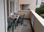 Geräumige möblierte 73 m2 Wohnung in Petrovac in Residenz mit Pool