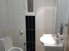 Geräumige möblierte 73 m2 Wohnung in Petrovac in Residenz mit Pool