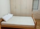 Geräumige möblierte 73 m2 Wohnung in Petrovac in Residenz mit Pool