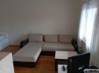 Geräumige möblierte 73 m2 Wohnung in Petrovac in Residenz mit Pool