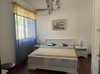 Gemütliche 49 m2 große 1-Zimmer-Wohnung in Petrovac in Residenz mit Pool