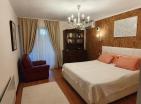 Luxuriöse 121 m2 große Wohnung in Petrovac mit maßgefertigter Einrichtung, Strandnähe