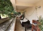 Luxuriöse 121 m2 große Wohnung in Petrovac mit maßgefertigter Einrichtung, Strandnähe
