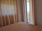 Luxus und Meerblick 54 m2 Wohnung in Petrovac mit Pool und Parkplatz