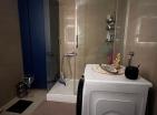 Luxuriöse 77 m2 große Wohnung am Meer in Budva mit modernen Annehmlichkeiten