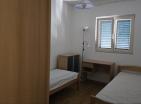 Moderne Wohnung mit Meerblick in Petrovac mit Garagenparkplatz