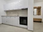 Traumküsten 42 m2 Wohnung in Bečići neu und möbliert