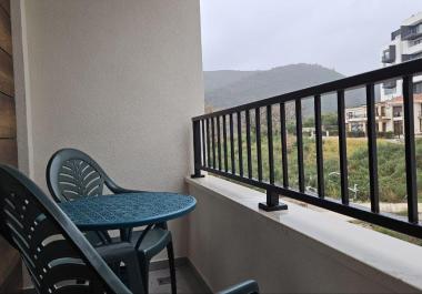 Traumküsten 42 m2 Wohnung in Bečići neu und möbliert