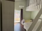Luxuriöse 64 m2 große Wohnung in Petrovac mit Meerblick und Poolzugang