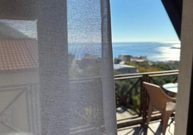Atemberaubendes vierstöckiges 300 m2 großes Haus in Budva mit Meerblick