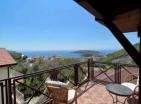 Atemberaubendes vierstöckiges 300 m2 großes Haus in Budva mit Meerblick