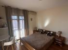 Atemberaubendes vierstöckiges 300 m2 großes Haus in Budva mit Meerblick