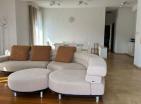 Atemberaubender Meerblick 124m2 Wohnung in Budva mit zwei Terrassen
