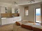 Atemberaubender Meerblick 124m2 Wohnung in Budva mit zwei Terrassen