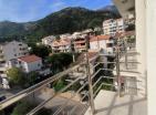 Atemberaubender Meerblick 124m2 Wohnung in Budva mit zwei Terrassen
