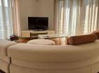 Atemberaubender Meerblick 124m2 Wohnung in Budva mit zwei Terrassen